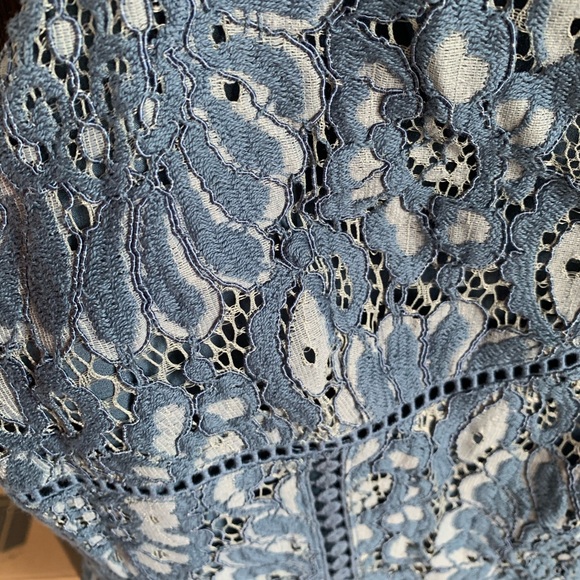 Spaghetti strapped Lace midi dress - Picture 2 of 5